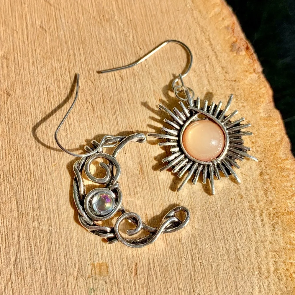 🌙 Mythical CZ Stone Crescent Moon Sun Earrings - Picture 1 of 4